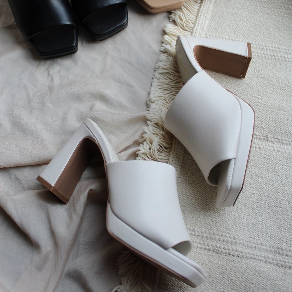 🚨LAST PAIR// Off White vegan leather block heel platform Mule - Picture 11 of 12